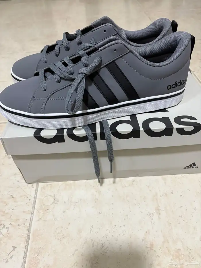 شوز Adidas رجالي أصلي   جديد 0