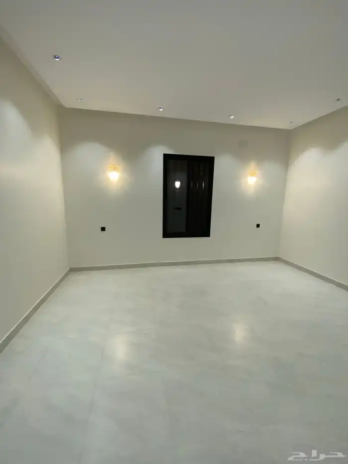 للبيع ارواف أرضيةوعلوية مدخل مستقل حوش مدخل سيارة بالمحاله 14