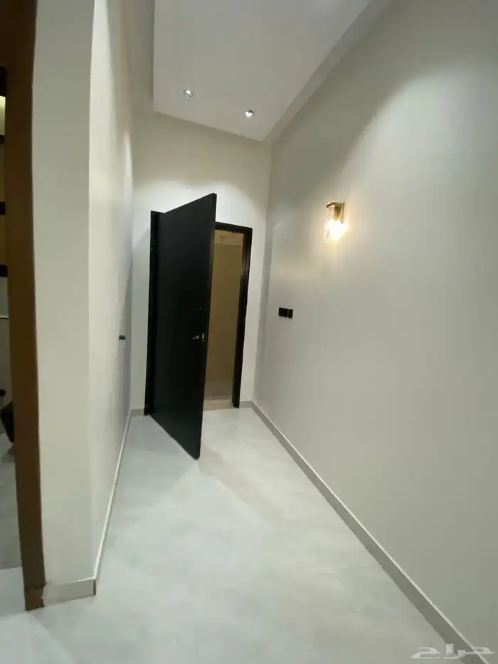 للبيع ارواف أرضيةوعلوية مدخل مستقل حوش مدخل سيارة بالمحاله 13