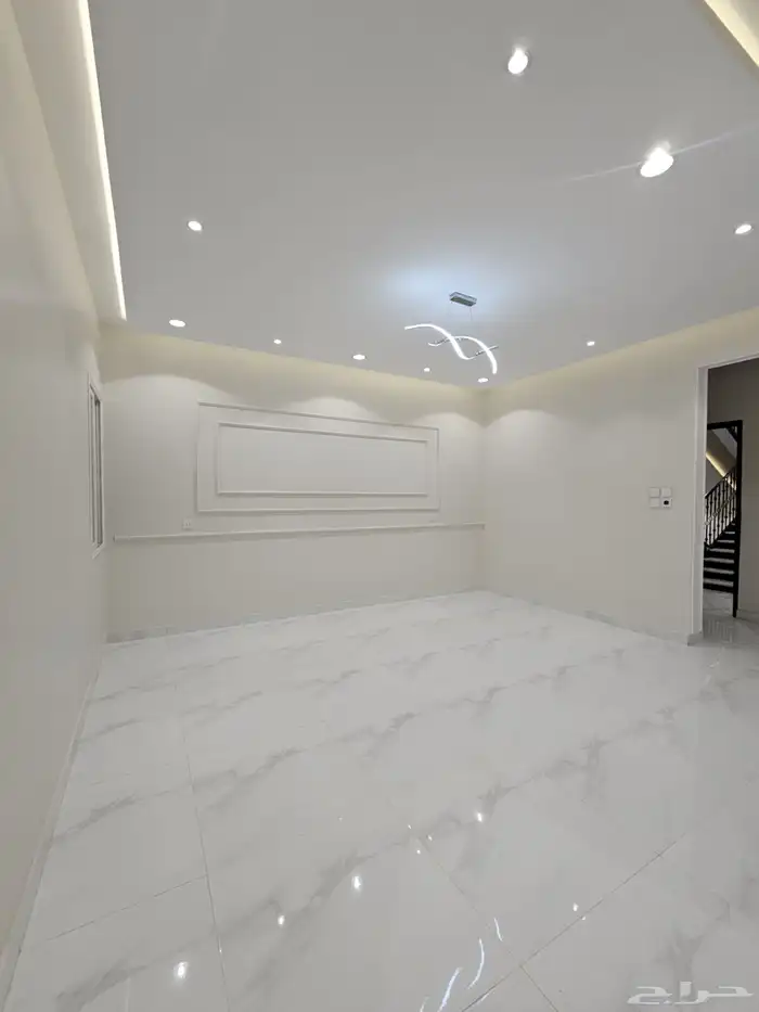 للبيع روف علوي بملحق وببايكة سياره تشطيب vip ف ابها المحاله 10
