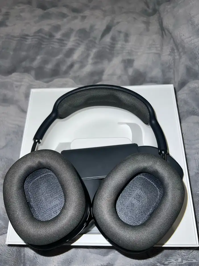 سماعة ايربودز ماكس 4