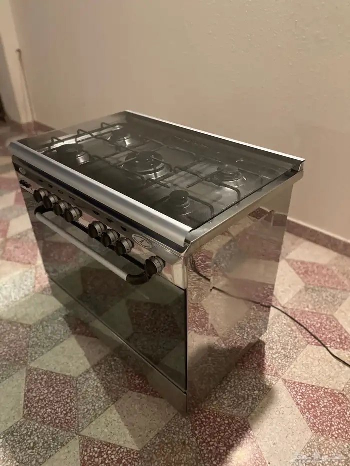 فرن غاز ( GLEM-GAS ) خمس عيون نظيف جدا  للبيع 2