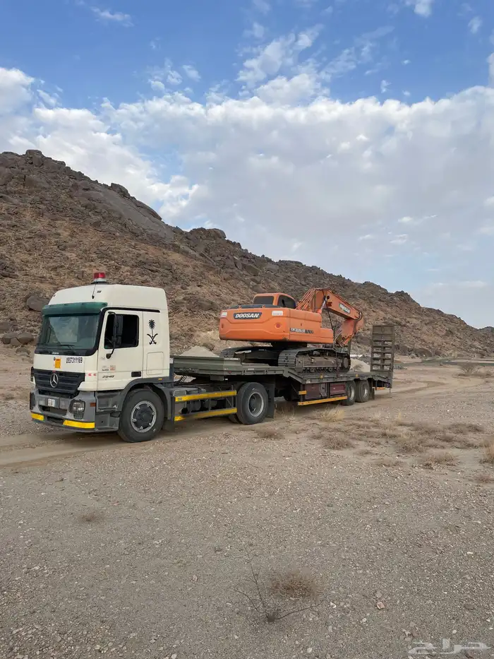 لوبد مع سواقه للإيجار 16