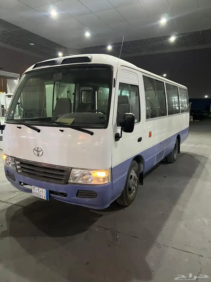 باص كوستر 2010 بنزين 25 راكب ممشى 160 الف 2