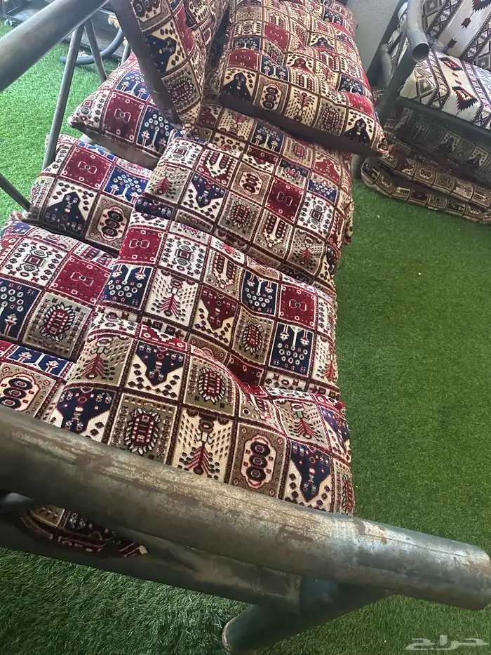 جلسة حوش حديد ثلاثه متر العدد واحد سبب البيع ليس لها مكان 0