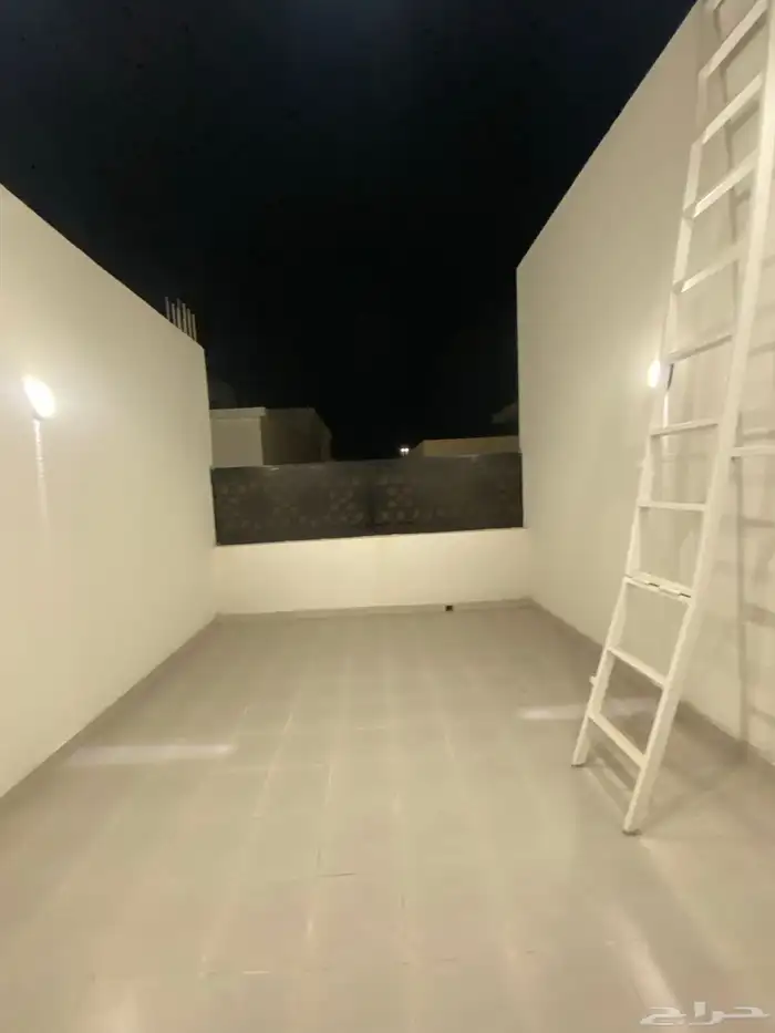 للبيع ارواف أرضيةوعلوية مدخل مستقل حوش مدخل سيارة بالمحاله 28