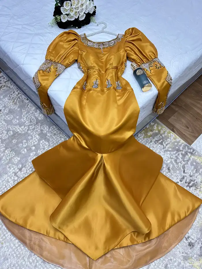 فساتين مستخدمه لبسه وحده كم ساعه 0