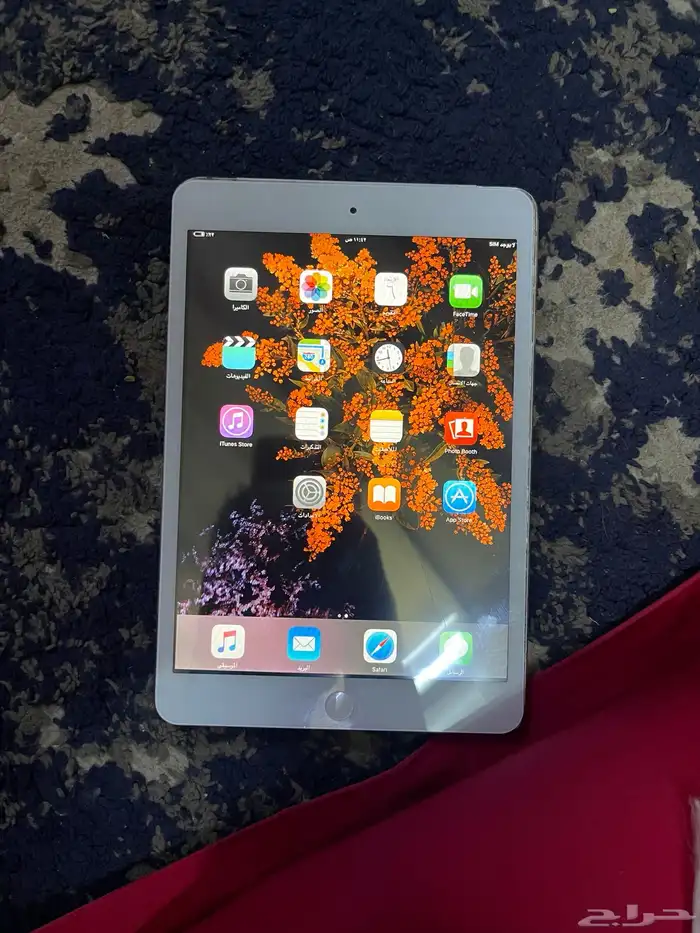 iPad في كسر خفيف في الشاشة ماياثر في الستخدام 0