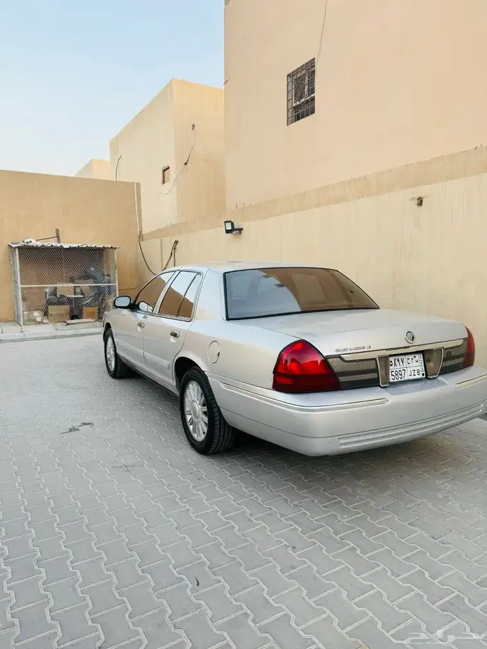 فورد جراند ماركيز 2010 امريكي نظيف 13