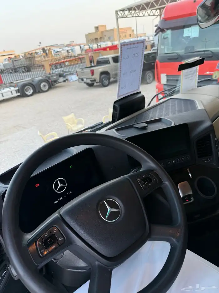عدد 8 شاحنات 2021-2022 9