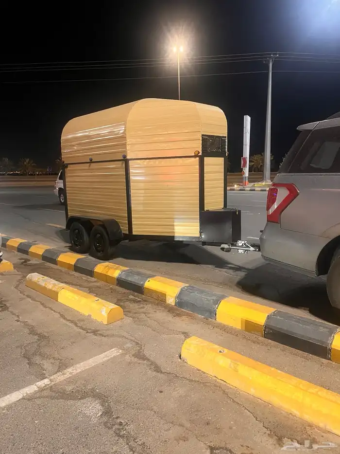 عربة لنقل الخيل 0