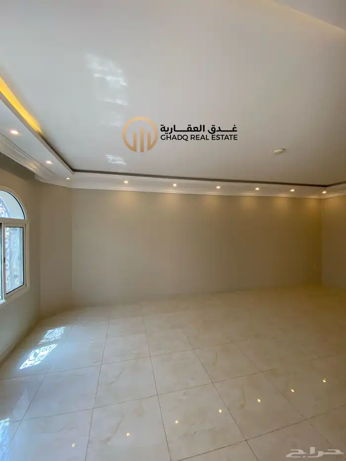 فيلا للبيع حي الشراع مساحة 437 5