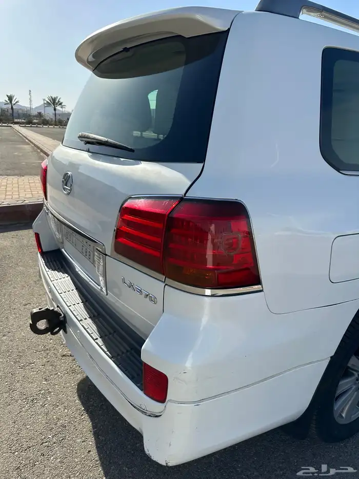 جيب لكزس Lx 570 موديل 2011 15