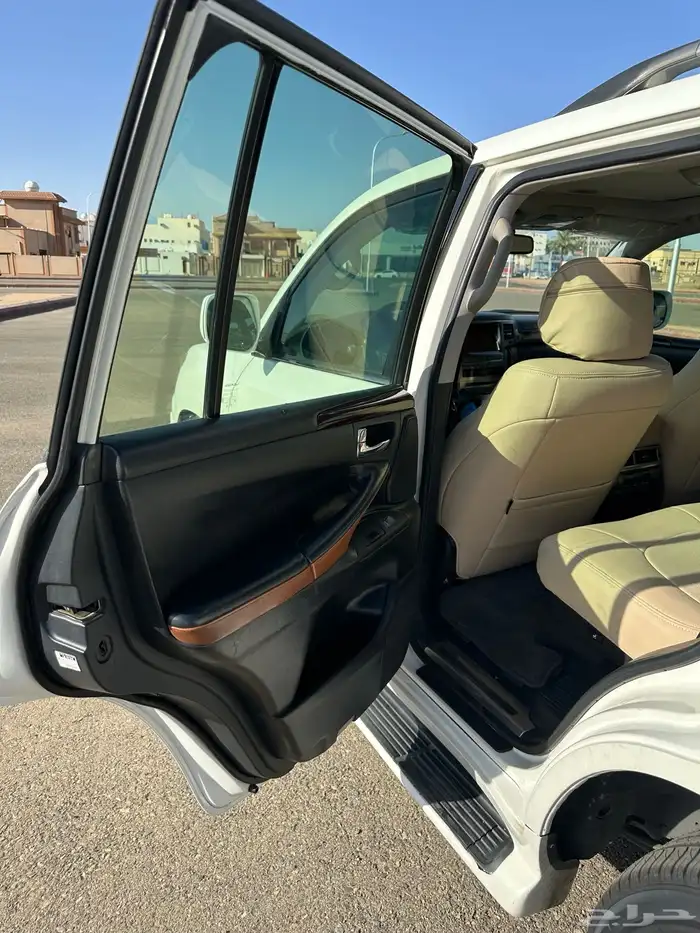 جيب لكزس Lx 570 موديل 2011 9