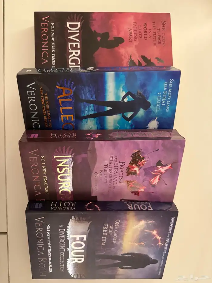 10 كتب انجليزية  divergent  the summer i turned pretty 0