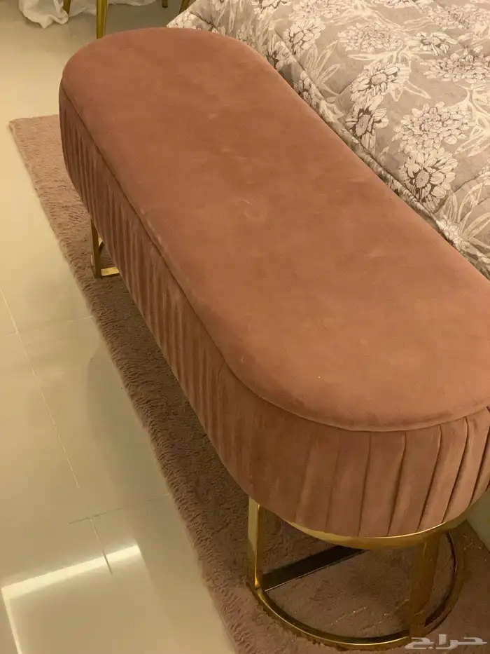 للبيع طاوله وكرسيين واريكه لون خمري شبه جديده 0