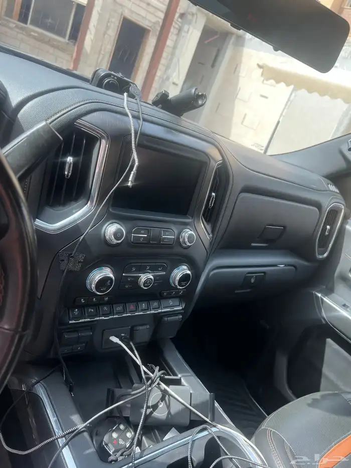 سييراAT4 2020 اللون اسود GMC 17