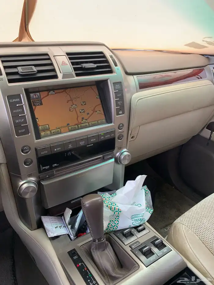 جيب لكزس 460 GX موديل 2010 فل كامل لون اسود 2