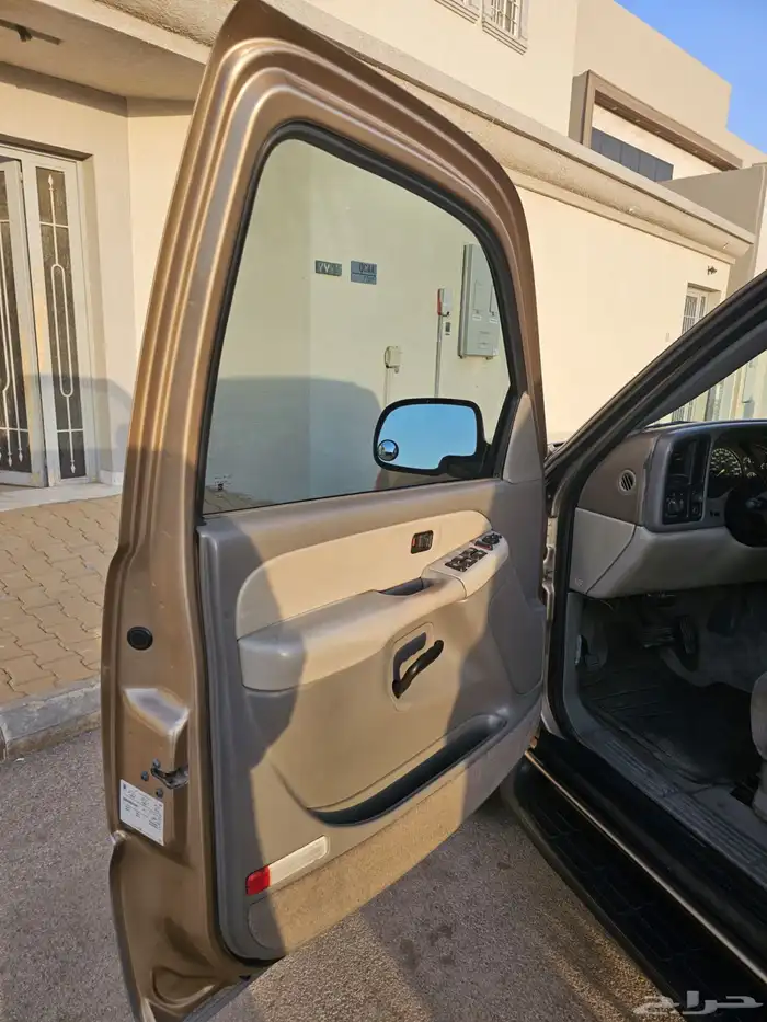 جمس سوبربان موديل 2001 ذهبي 6