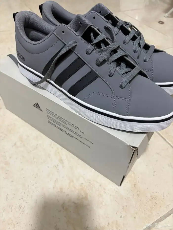 شوز Adidas رجالي أصلي   جديد 1