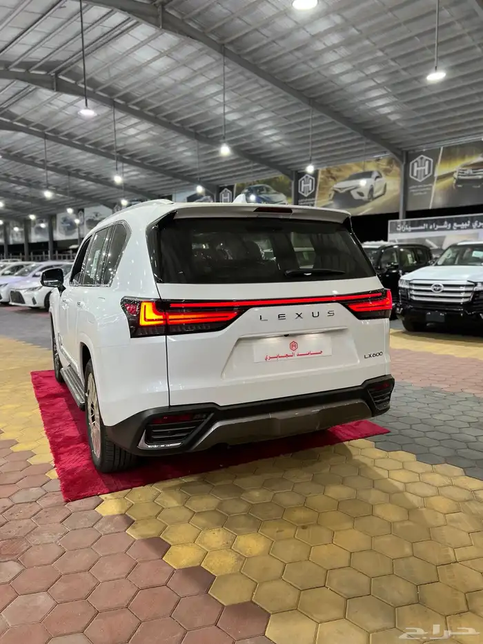 لكزس   LX600 - BB بنزين 2025 جديد سعودي 5