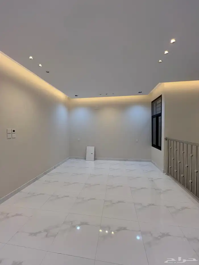 للبيع ادوار ارضيه وارواف علويه حى النور طريق الثمانين 49