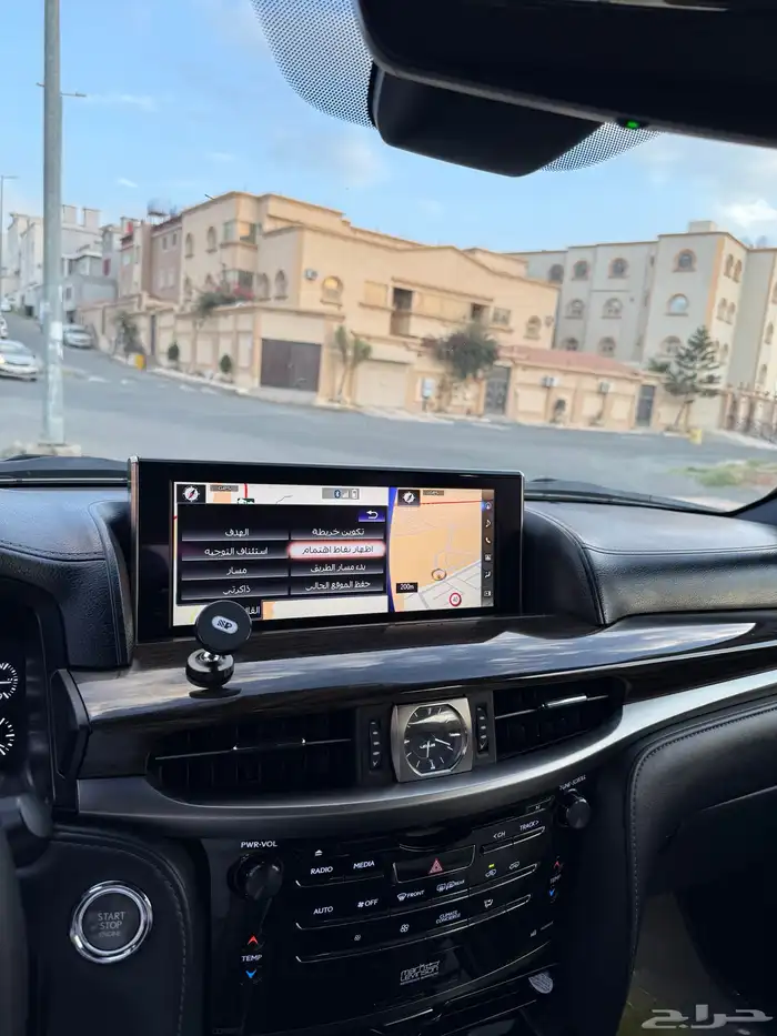 لكزس 2017 LX570 فل كامل سعودي وكالة على حالتة بدون ترهيم 32