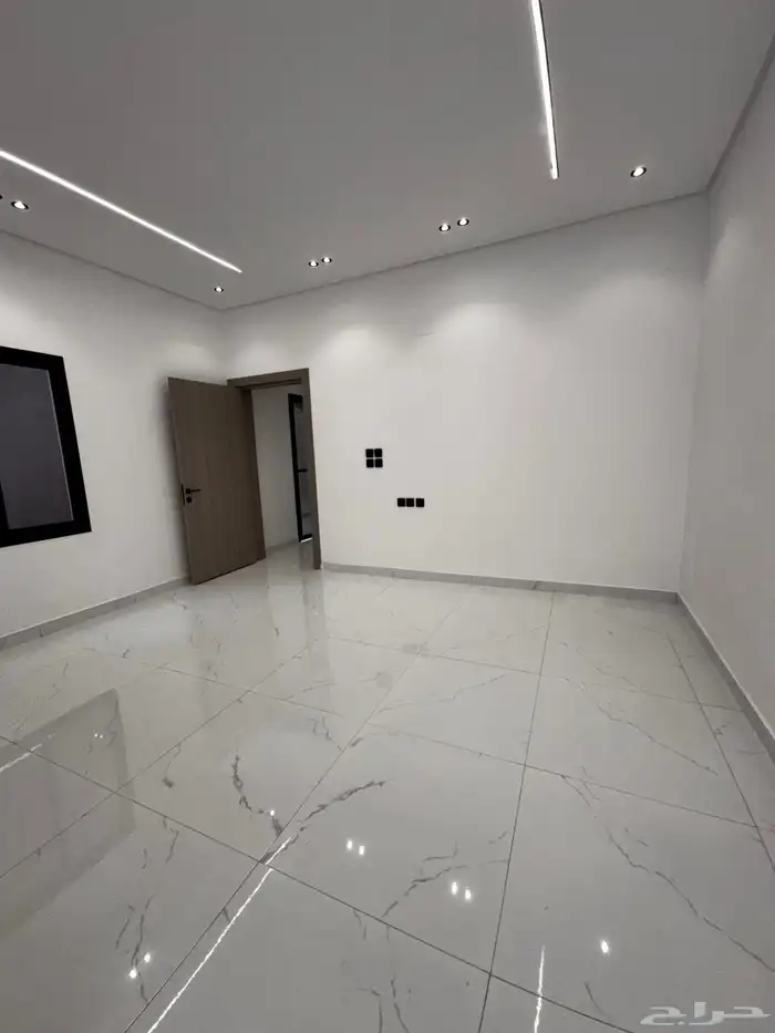 للبيع فيلا مستقله على ارقى المستويات بجوار كبري باحص 25