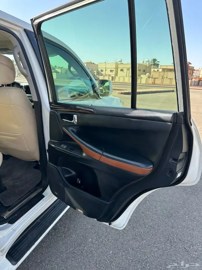 جيب لكزس Lx 570 موديل 2011 13