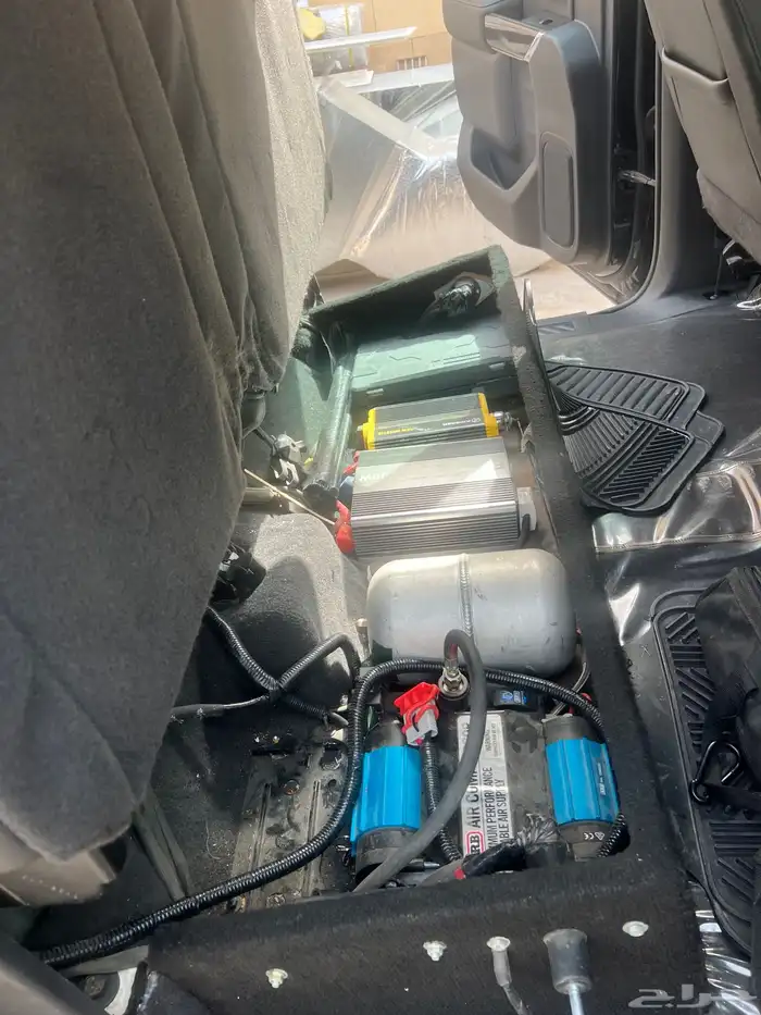 سييراAT4 2020 اللون اسود GMC 12