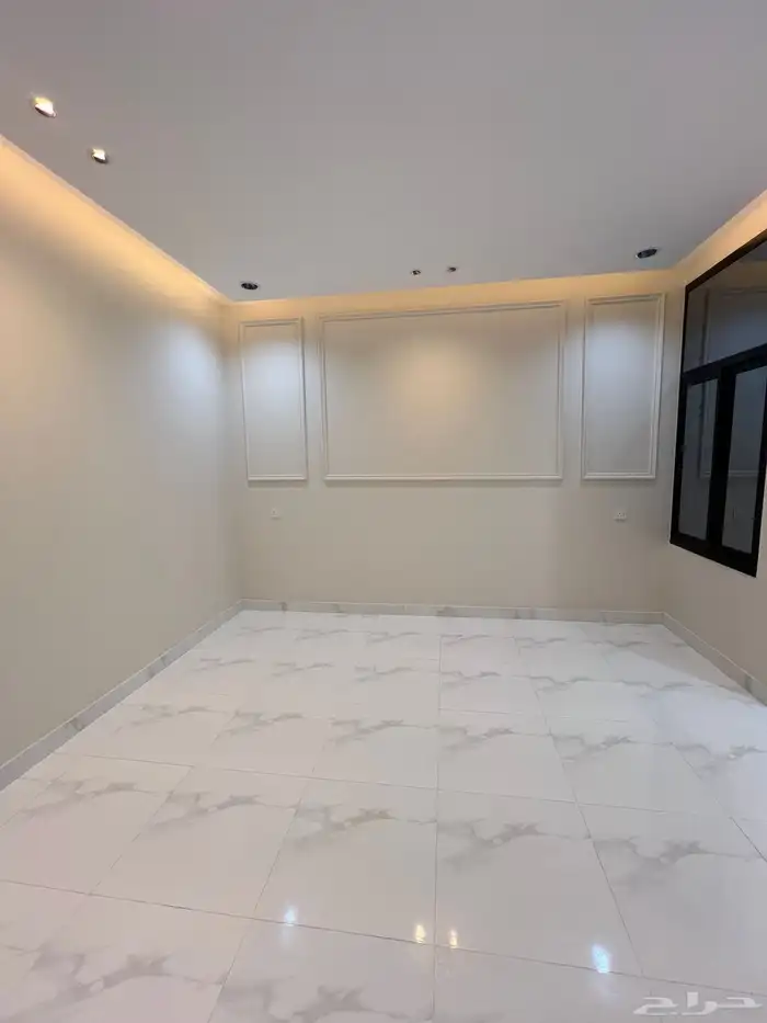 للبيع ادوار ارضيه وارواف علويه حى النور طريق الثمانين 36