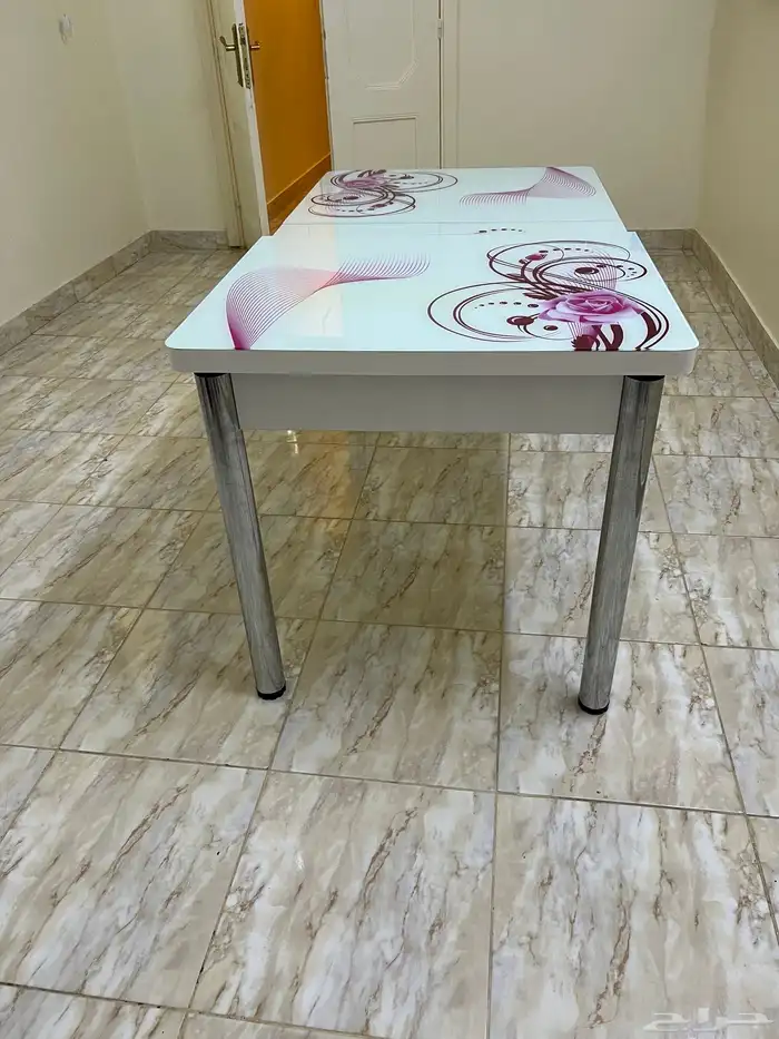 طاولة طعام تكفي 6 اشخاص - 8 أشخاص 0