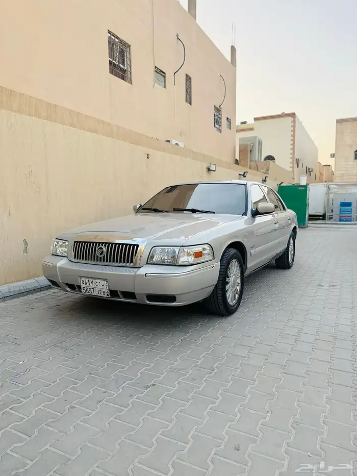فورد جراند ماركيز 2010 امريكي نظيف 0