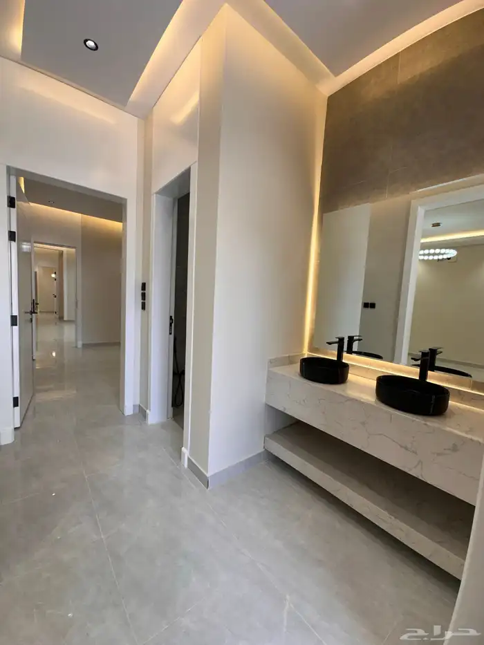 ادوار ارضيه بحوش تشطيب وتصميم مميز قرب المطار ونادي ضمك 20
