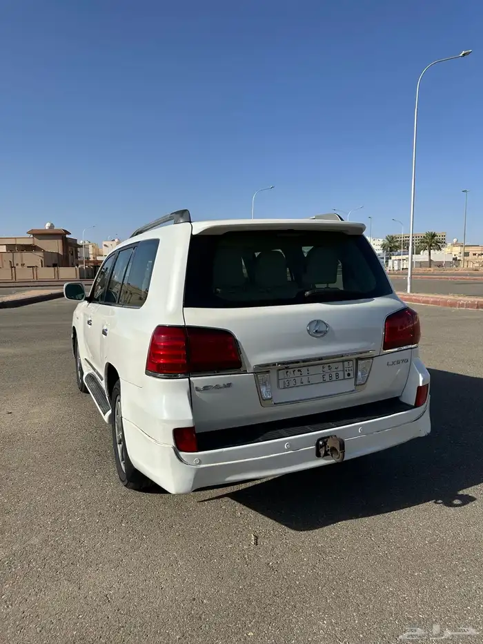 جيب لكزس Lx 570 موديل 2011 3