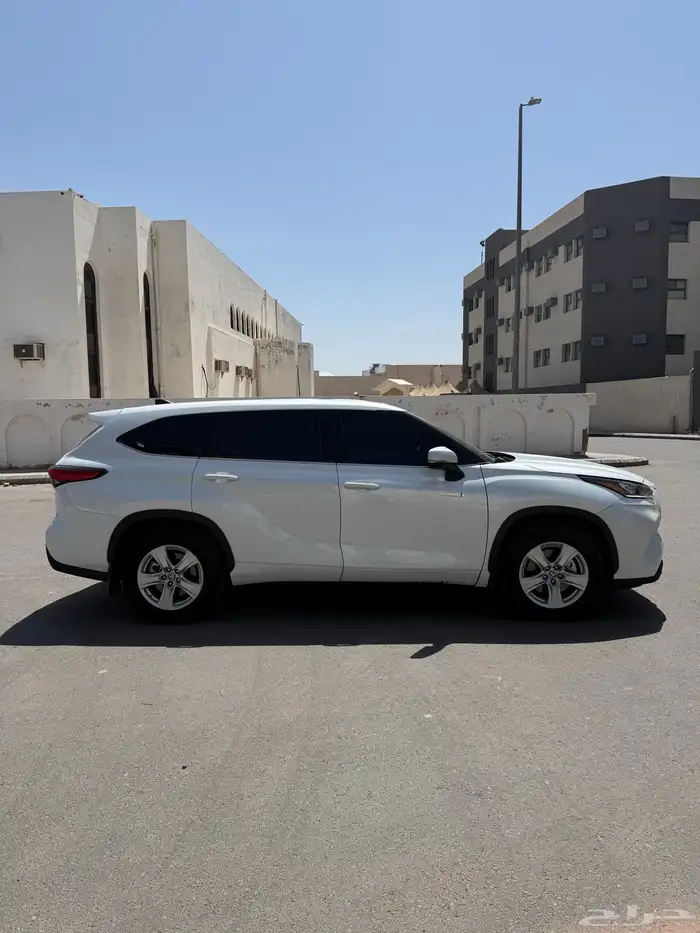 تويوتا هايلاندر  2022  LE Hybrid 3