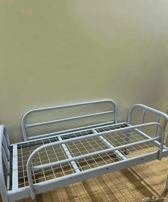 سرير صغير أطفال بحالة ممتازه 0