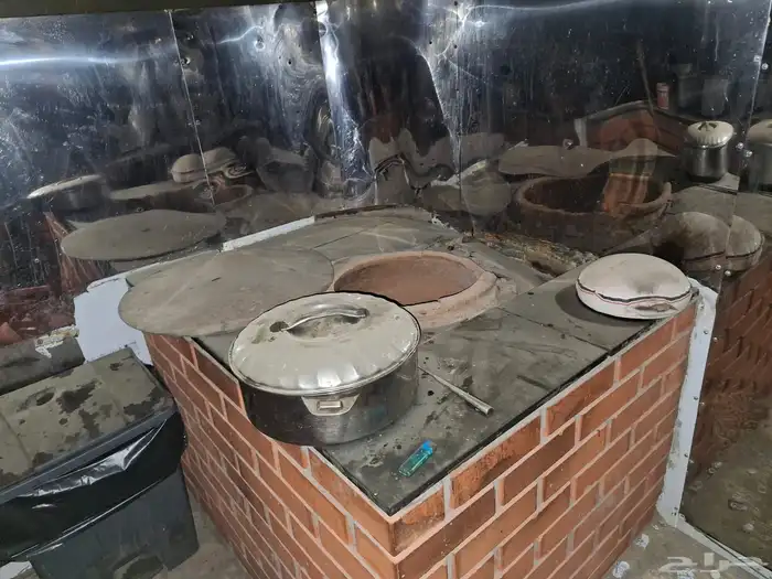 معدات مطعم وطاولات ستيل للبيع 4