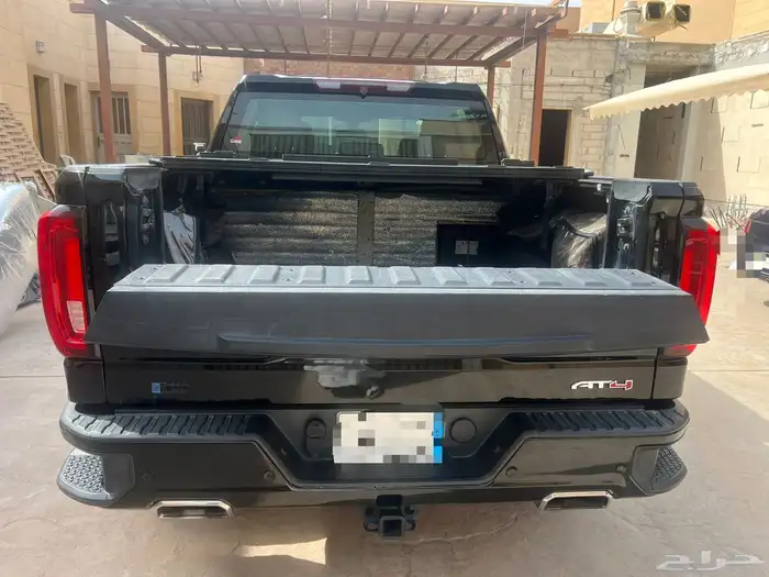 سييراAT4 2020 اللون اسود GMC 3