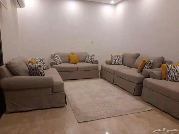 طقم كنب صناعة امريكي ماركة 9 اشخاص نظيف 2