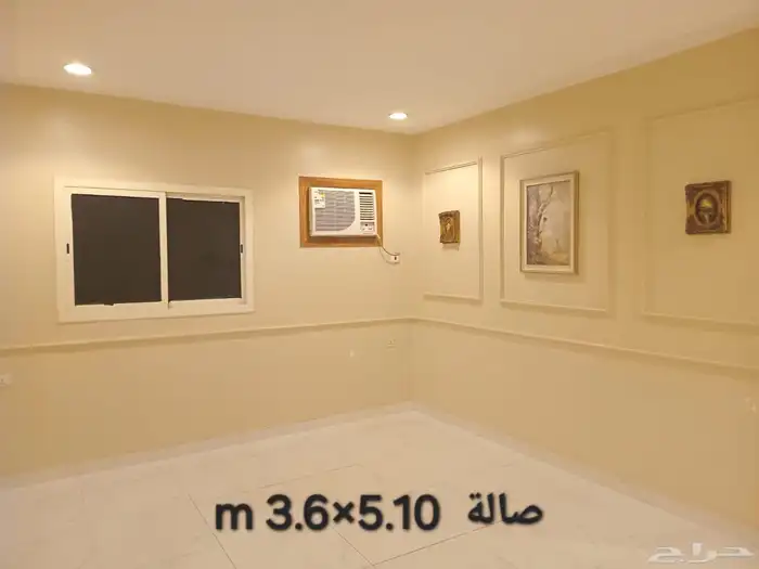 للإيجار شقة ثلاث غرف نوم ومجلس وصاله 8