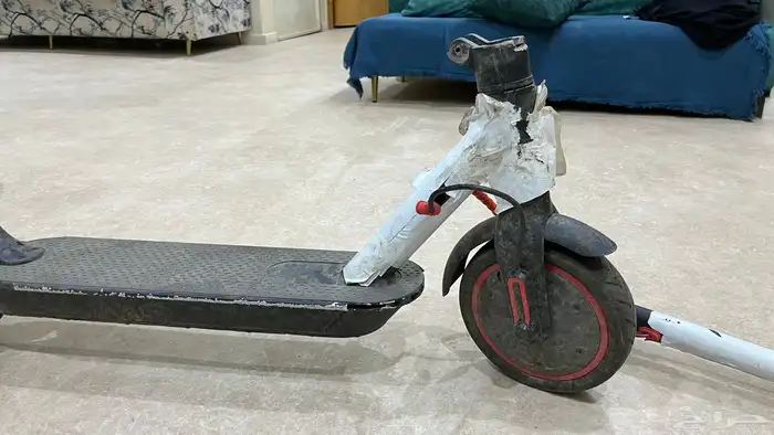 سكوتر طويل عيبه مكسور تركيبه سهل معى كل اغراضه 2