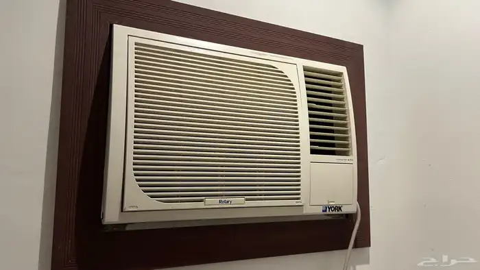مكيف يورك بحريني استخدام نظيف ويحتاج غسيل 1