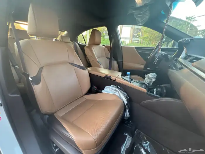 LEXUS ES300h 2019 لكزس اي اس300 هايبرد 13