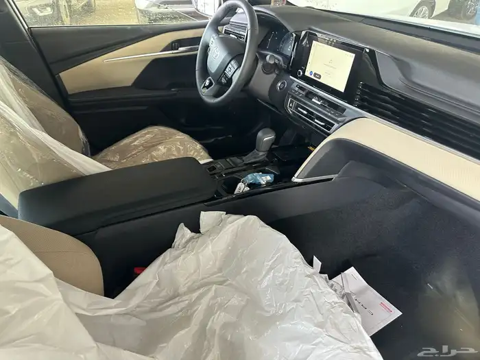 كامري بنزين LE بطاقه جمركيه موديل 2025 2