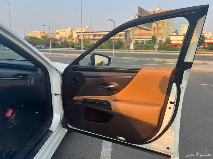 LEXUS ES300h 2019 لكزس اي اس300 هايبرد 8