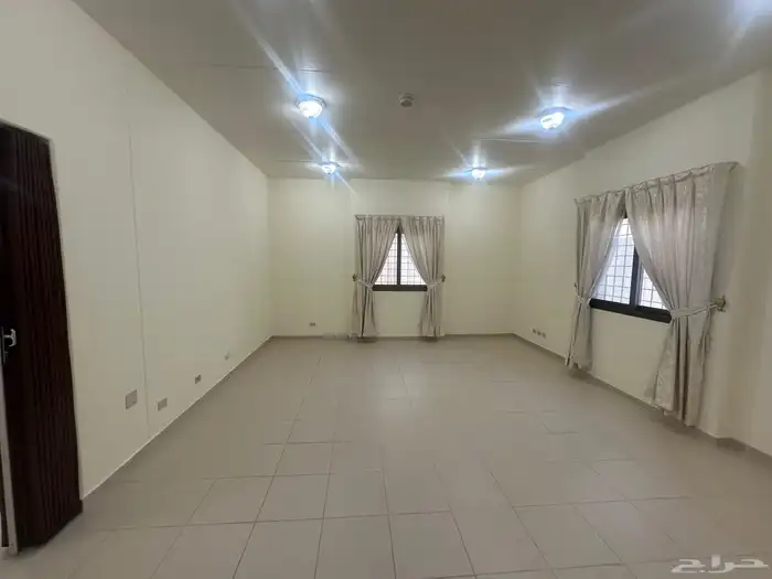 للبيع فيلا بحي جلمودة - الجبيل الصناعية 1