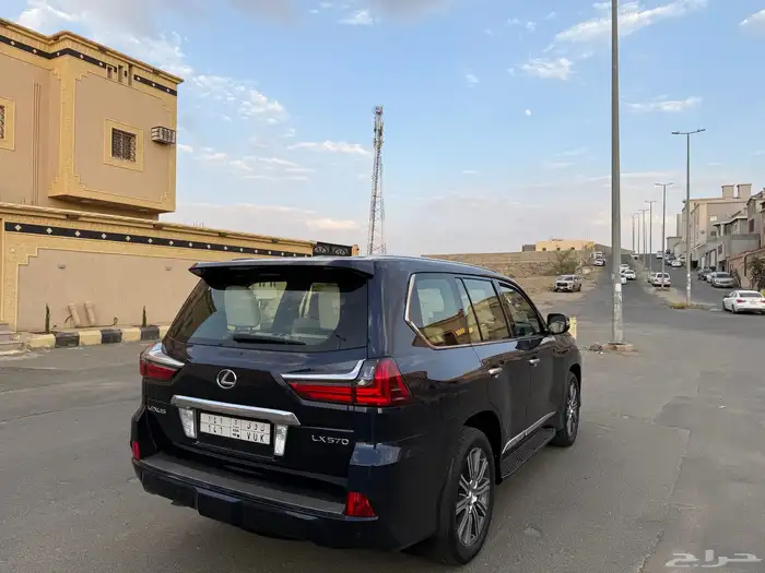 لكزس 2017 LX570 فل كامل سعودي وكالة على حالتة بدون ترهيم 7