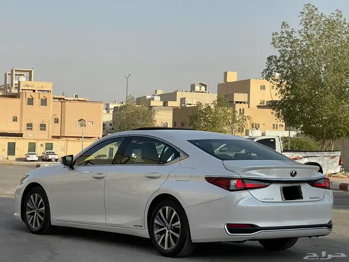 لكزس-ES300h-2020(ممشي87الف) 3