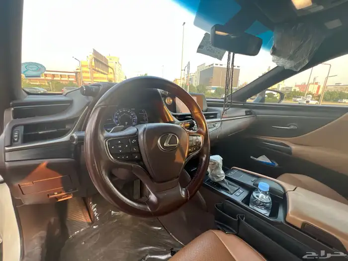 LEXUS ES300h 2019 لكزس اي اس300 هايبرد 15